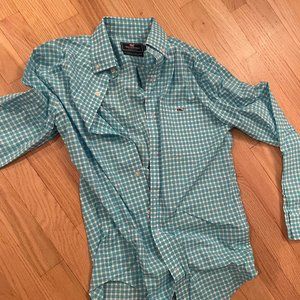 Men's Vineyard Vine button down shirt